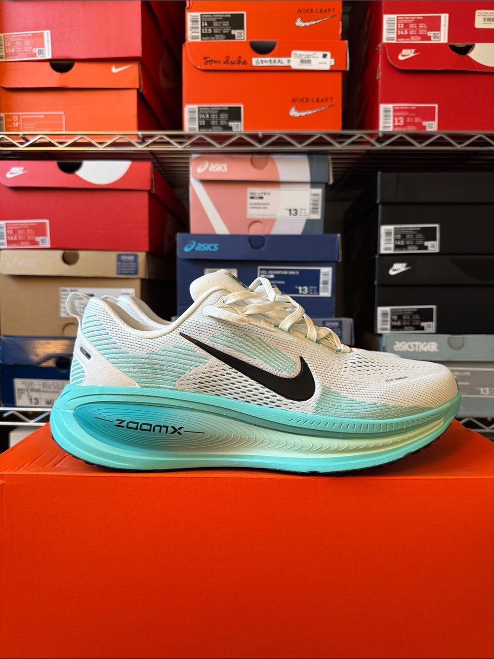 Nike Vomero 18 - White/Dusty Cactus - Mens Size 13
